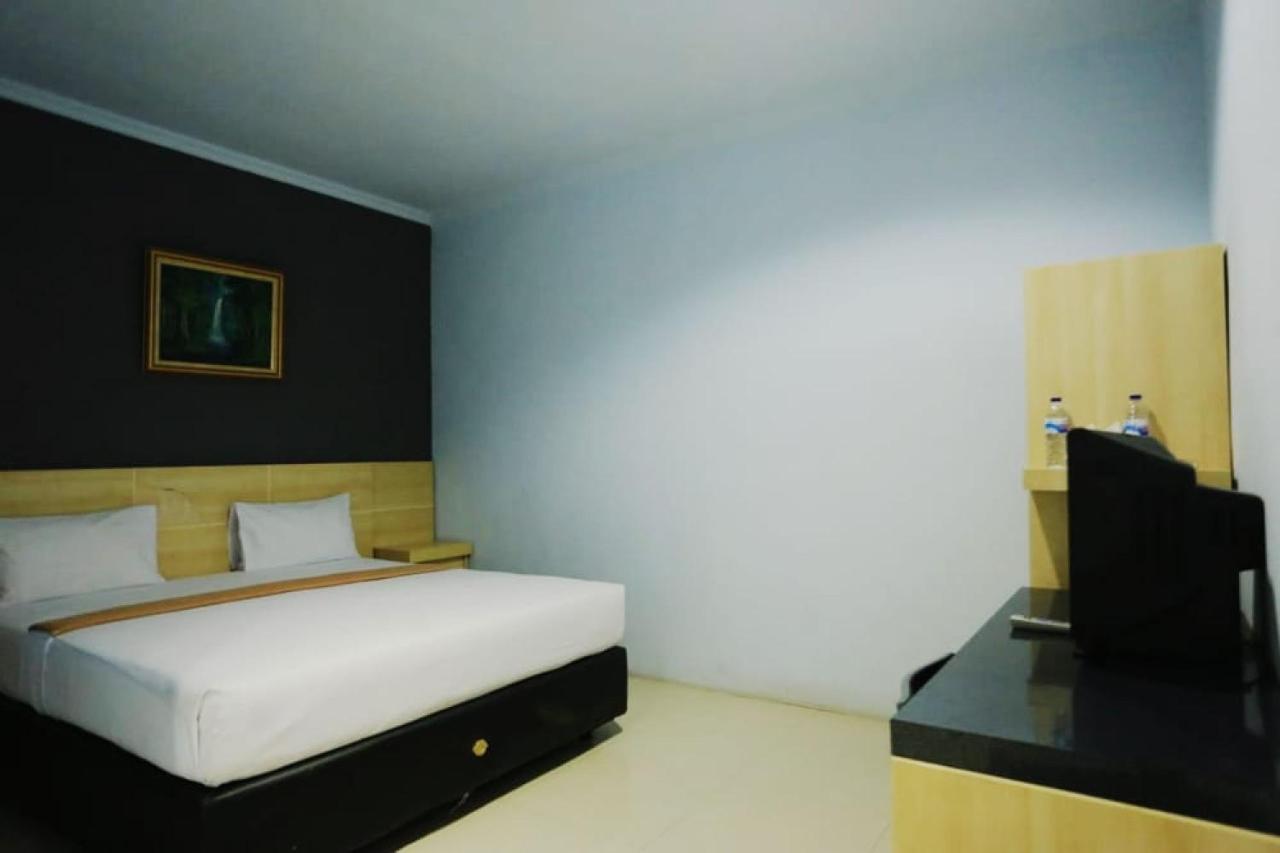 Hotel Mulia Indah Palopo Exterior foto